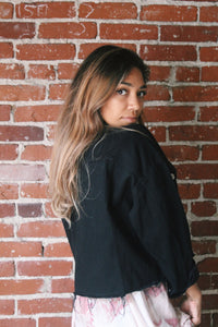 BLACK CROPPED DENIM JACKET