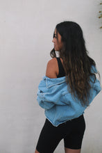 Load image into Gallery viewer, LIGHT CROPPED DENIM JACKET