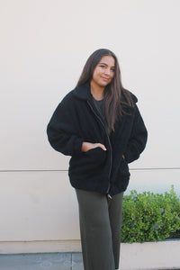 FLUFFY JACKET BLACK